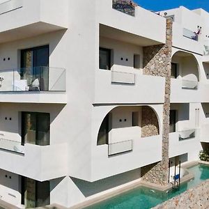 Cabana White Boutique Hotel & Suites